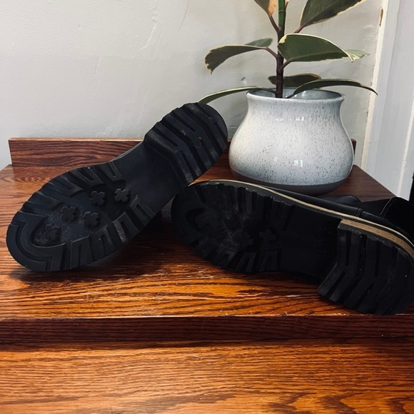 Black Boots (Size 6.5) - Picture 4 of 4